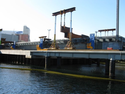 The lift is an incredible piece of mega-machinery. © Sydney City Marine www.sydneycitymarine.com.au